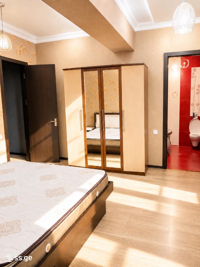 6 room Flat For Rent. Saburtalo - Altro