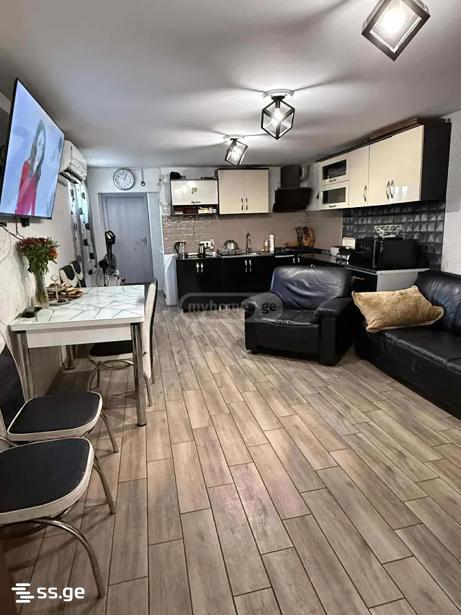 4 Room Private House For Sale view 2