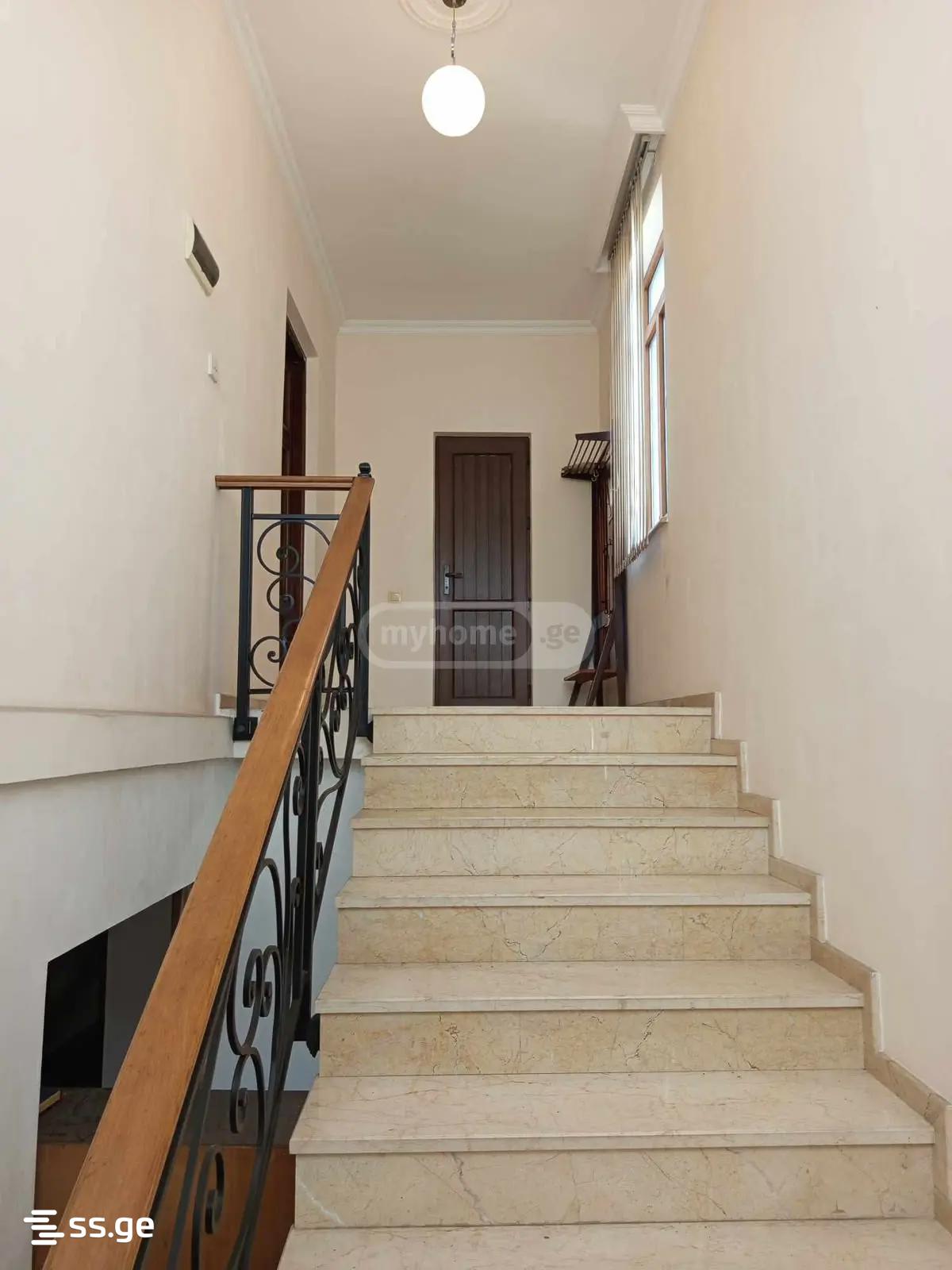 7 Room Private House For Rent. Batumi, 1 of 12