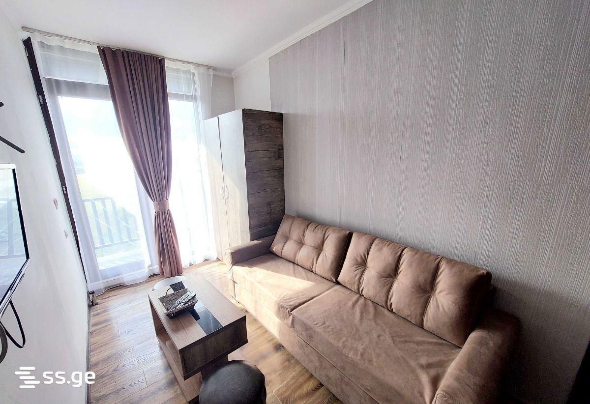 Продажа 2-комната Квартира, 1 of 8