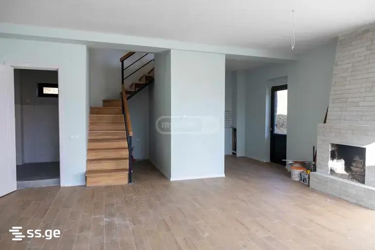 3 Room Private House For Sale view 2
