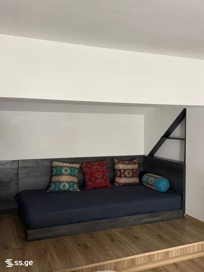 2 Room Flat For Rent. Sololaki, 1 of 10