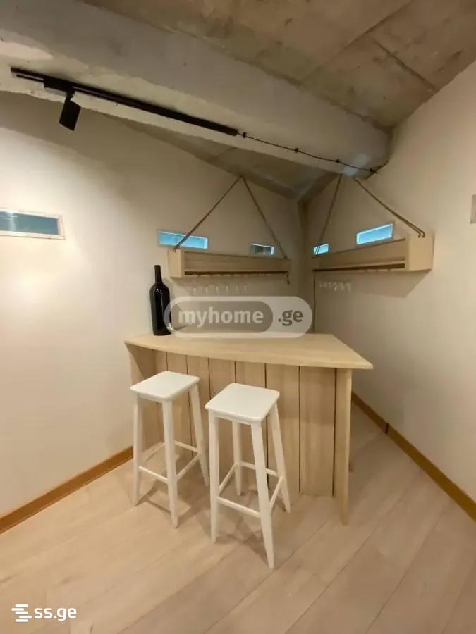 5 Room Private House For Rent. Mtatsminda, 1 of 10