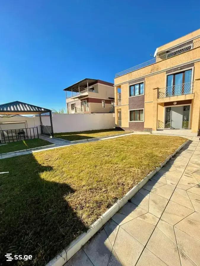 6 Room Private House For Sale view 1