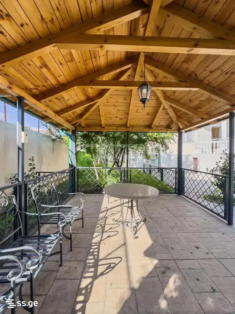 8 Room Private House For Sale view 4