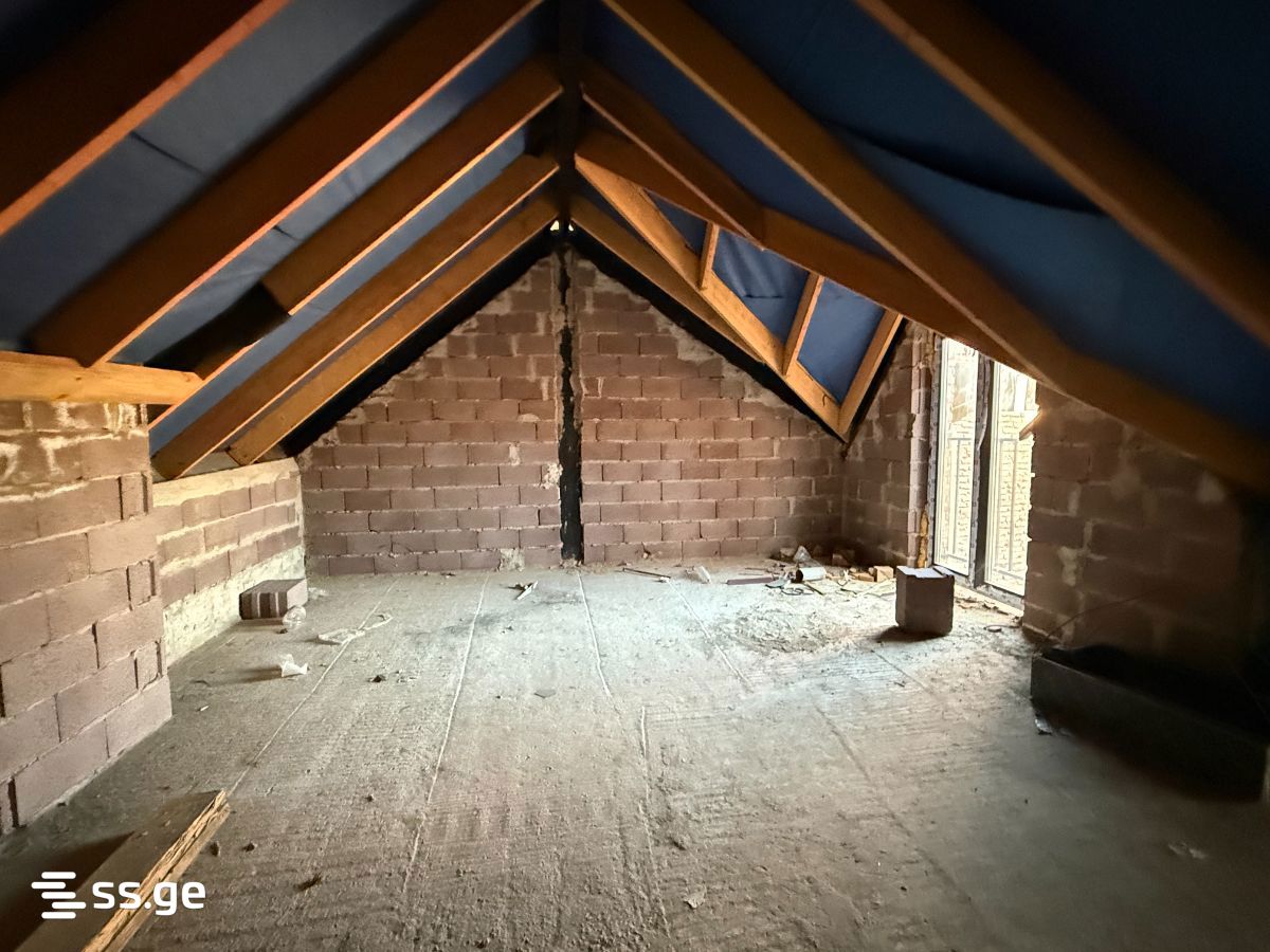 4 Room Private House For Sale view 2