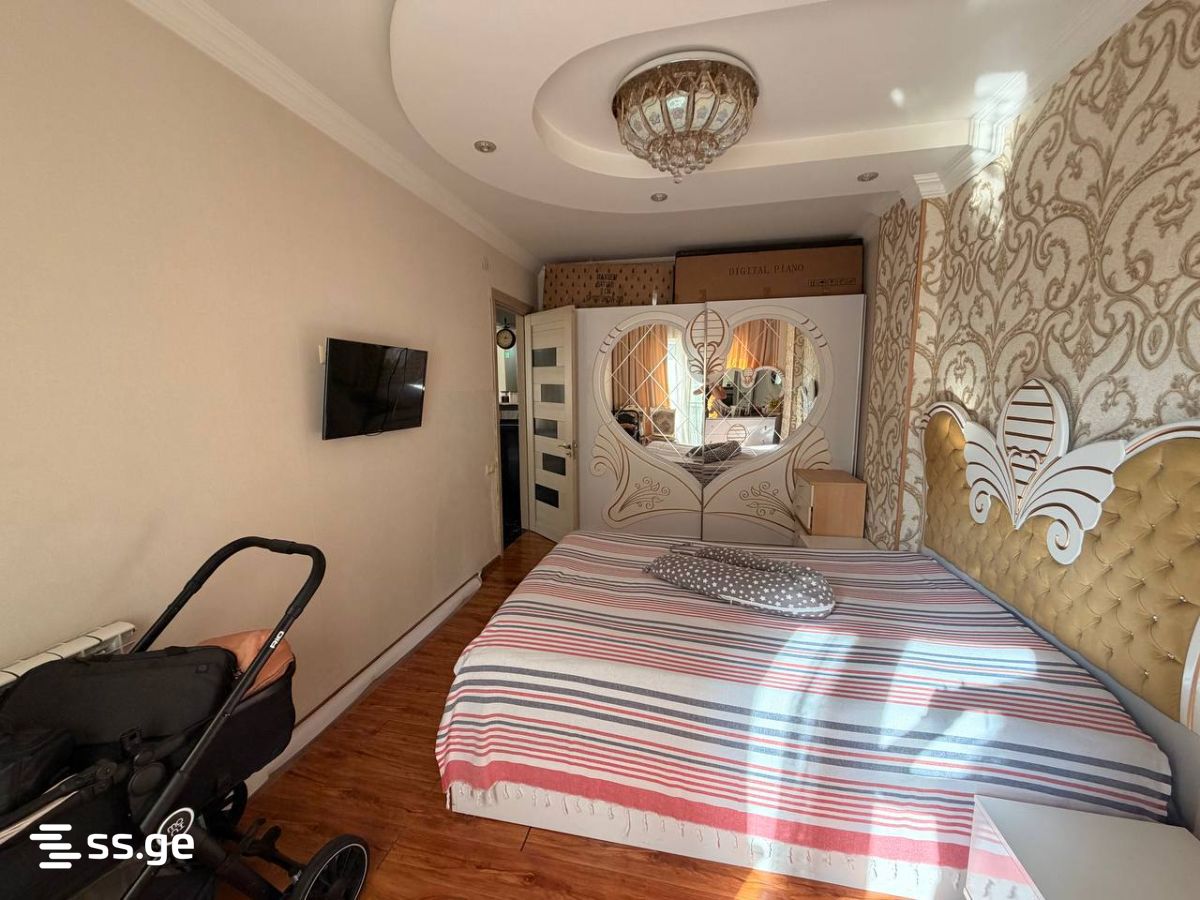 3 Room Flat For Sale view 3