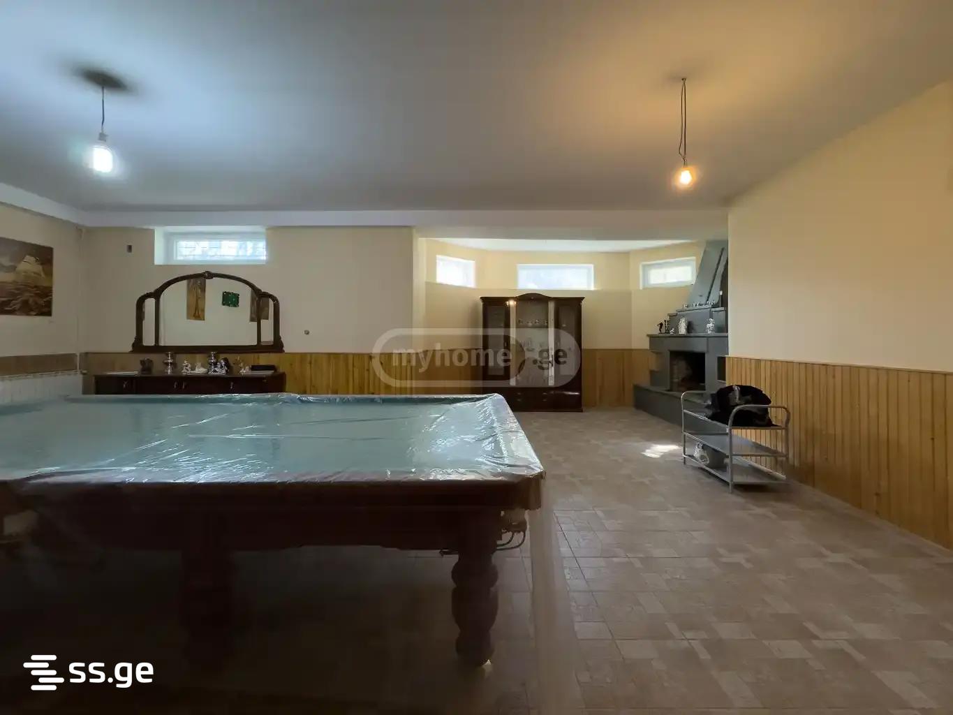 8 Room Private House For Sale view 1