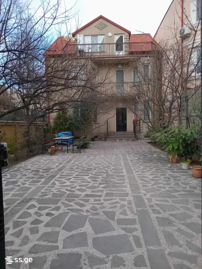 3 Room Private House For Rent. Isani, 1 of 6