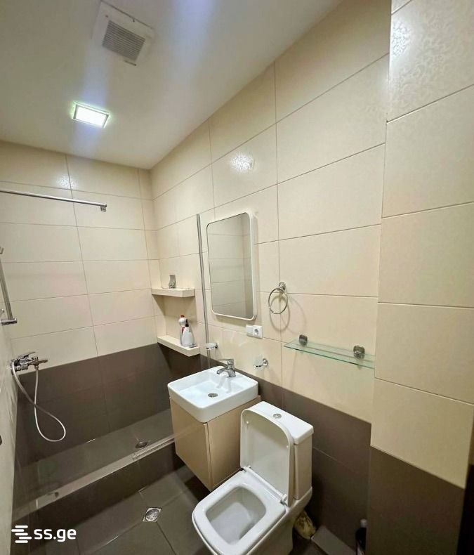 2 Room Flat For Rent. Mtatsminda, 1 of 7