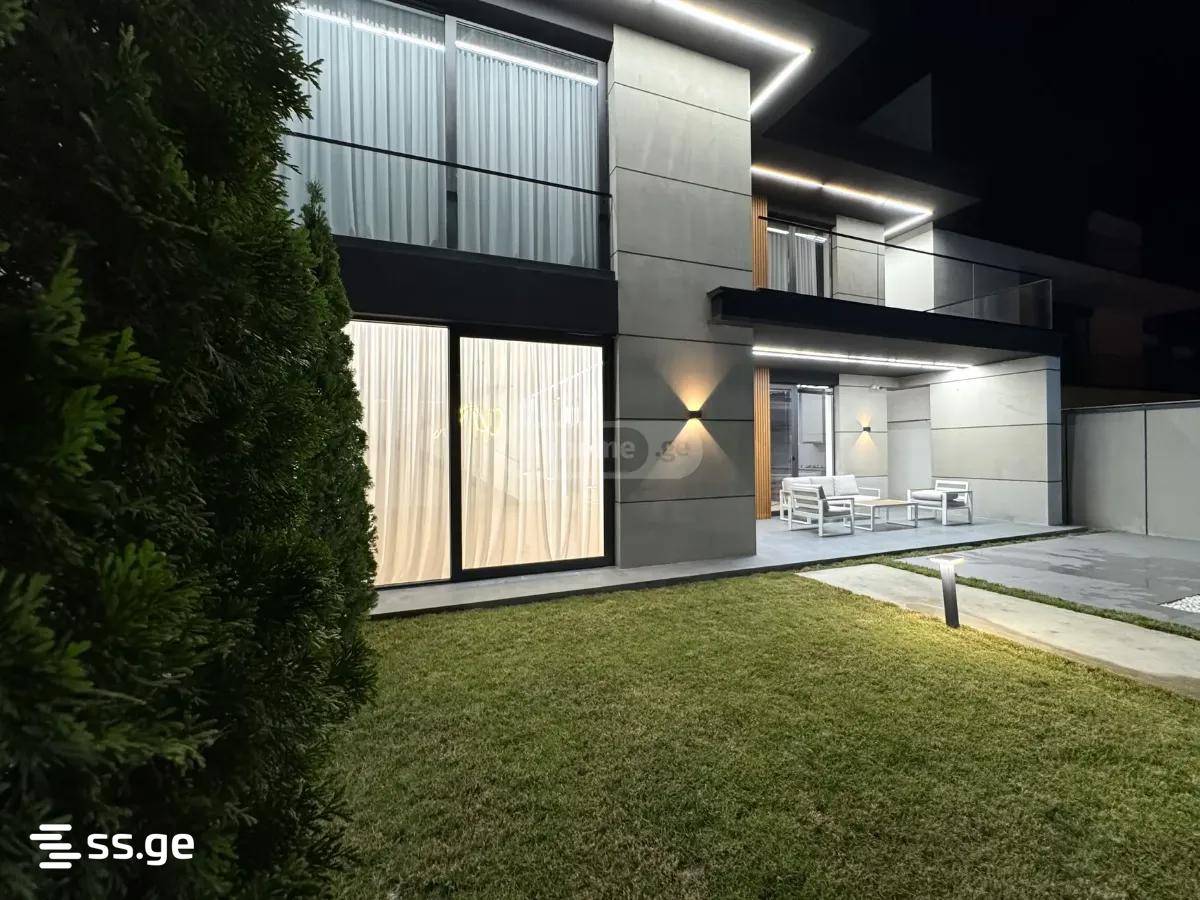 8 Room Private House For Sale view 5