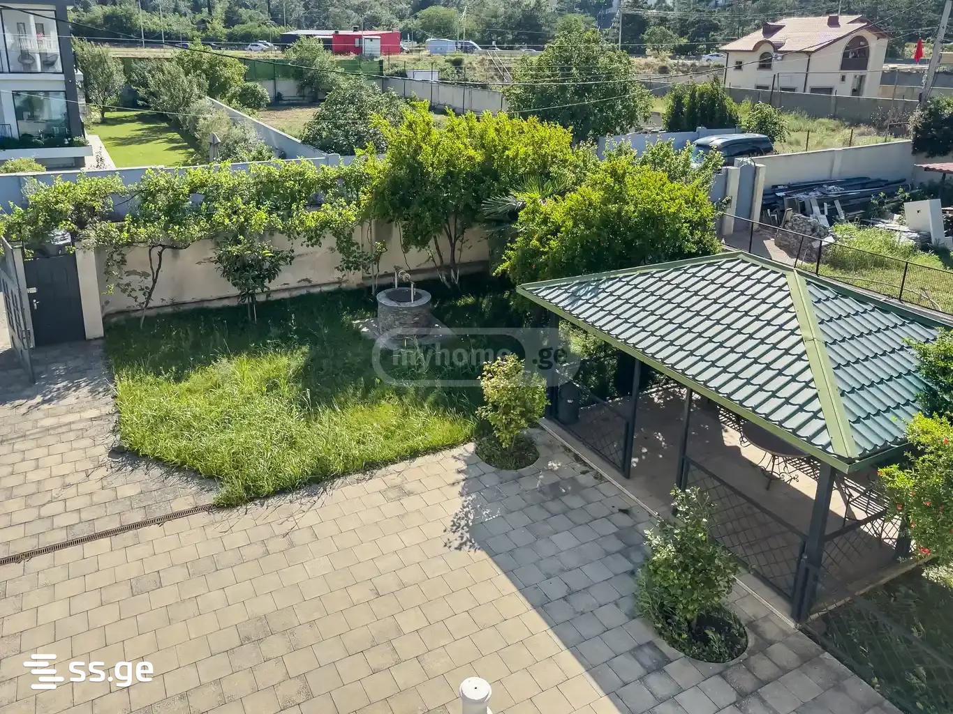 8 Room Private House For Sale view 16