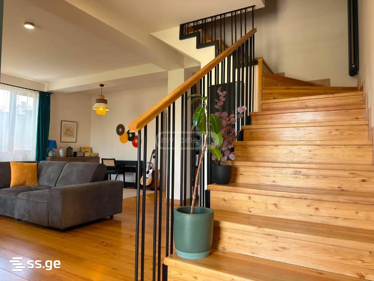 6 Room Private House For Sale view 8