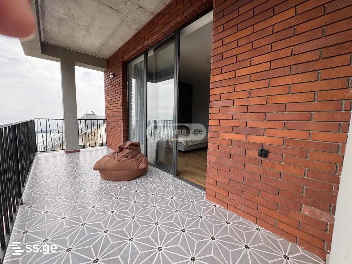 7 Room Private House For Sale view 3