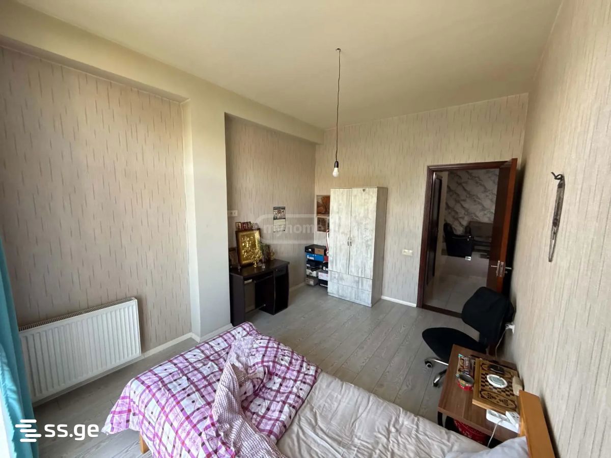 3 Room Flat For Sale view 3