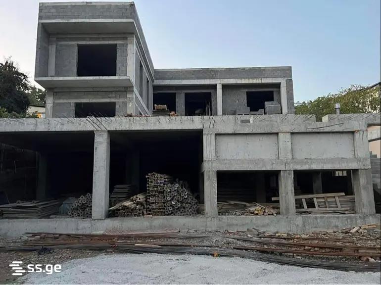 8 Room Private House For Sale view 3