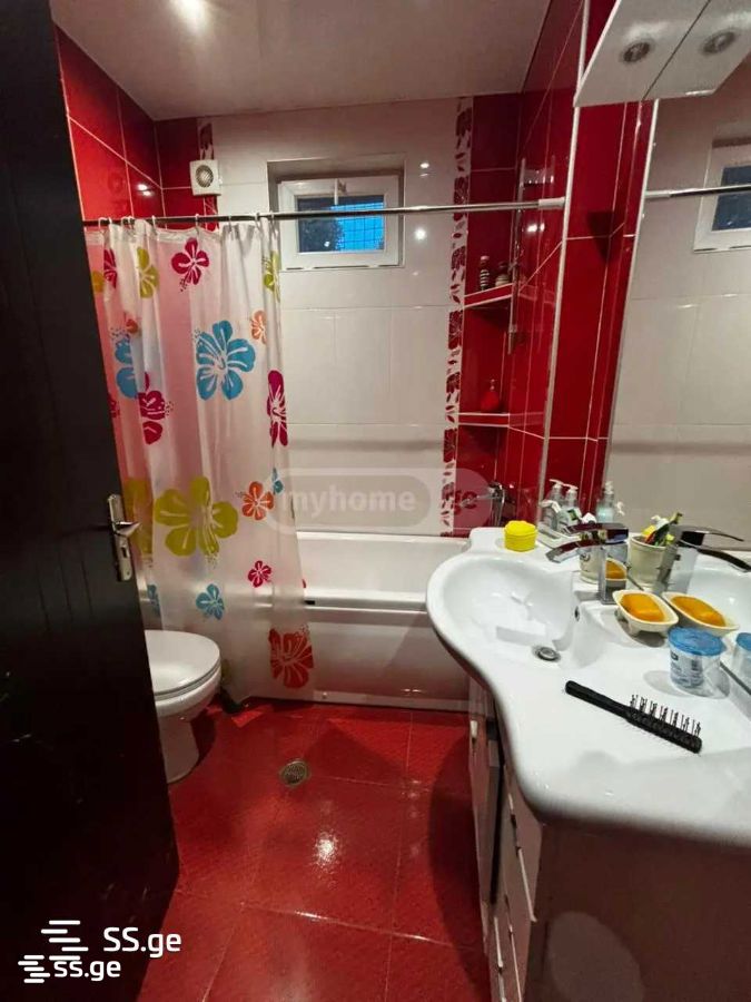 5 Room Private House For Sale view 2