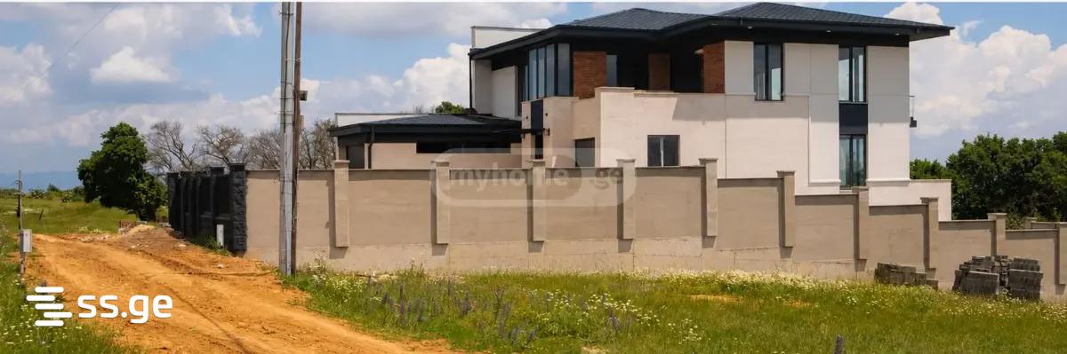 10 Room Private House For Sale view 6
