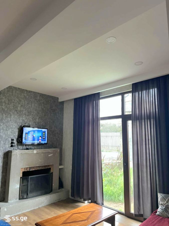 6 Room Private House For Sale view 2