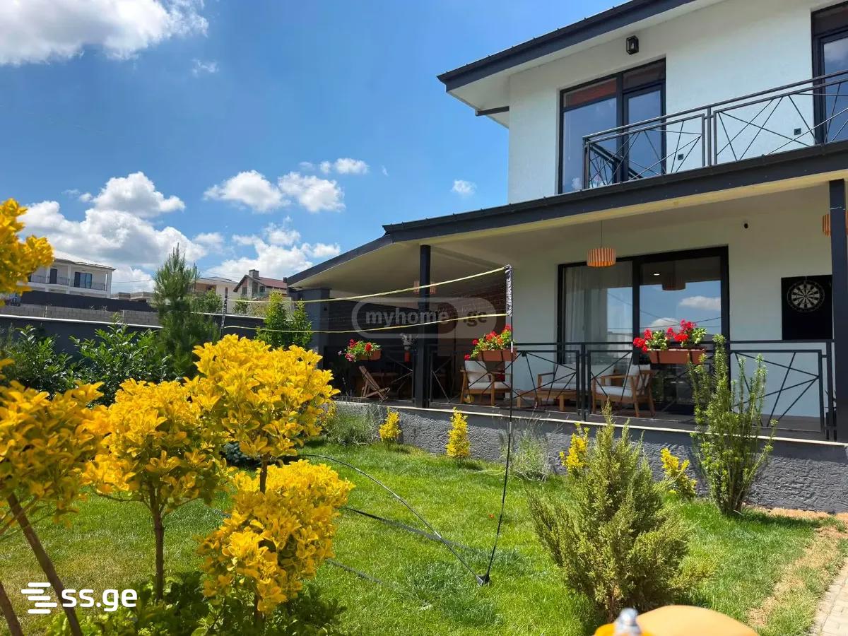 6 Room Private House For Sale view 4