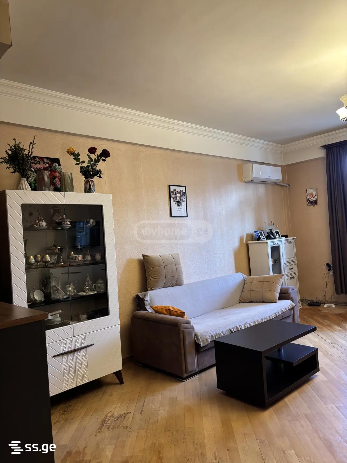 2 Room Flat For Sale view 3