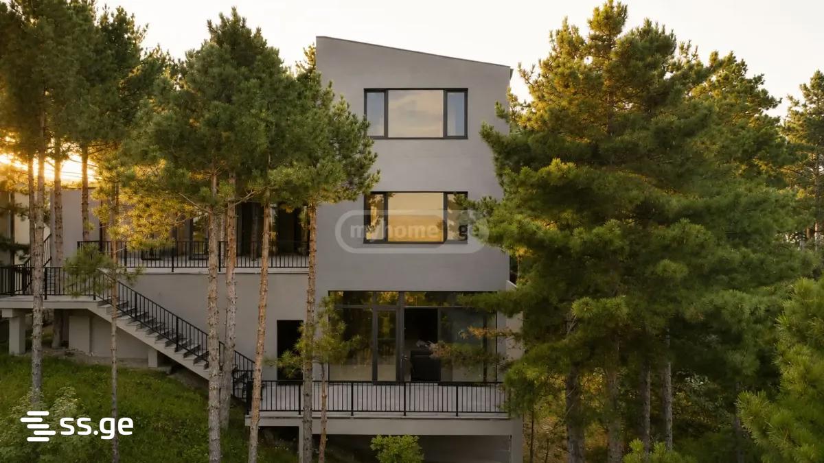 10 Room Private House For Sale view 3