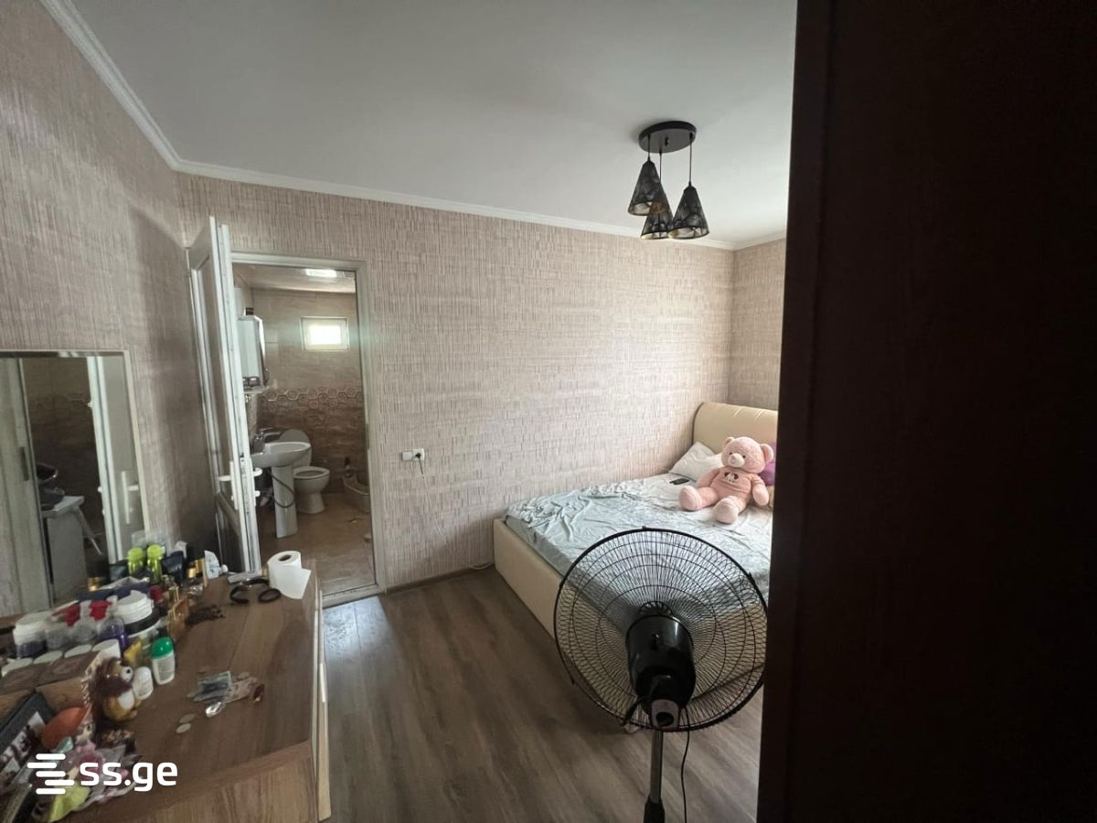 4 Room Private House For Sale view 2