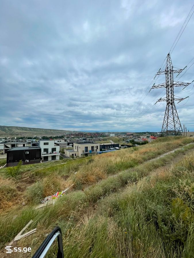 Land, 421 m²
