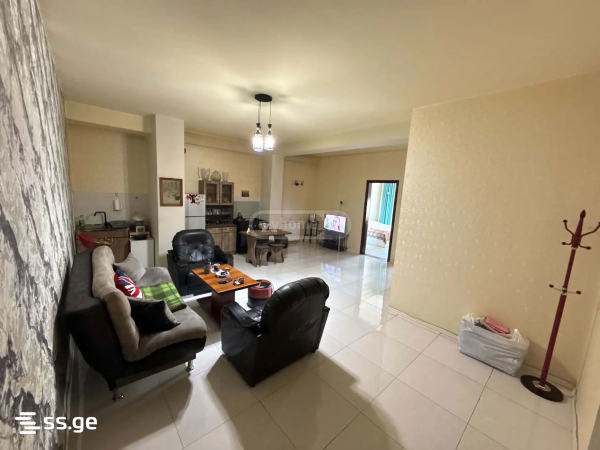 3 Room Flat For Sale view 2