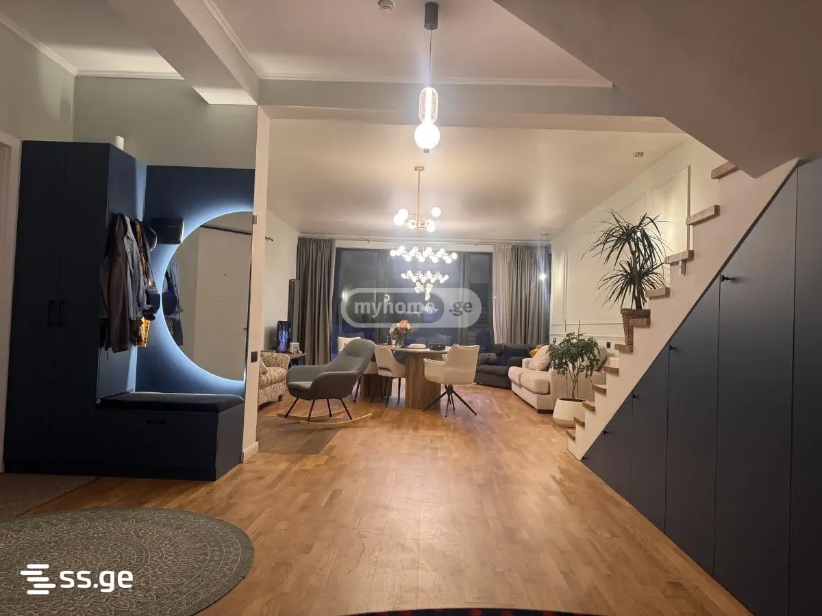 7 Room Private House For Sale view 4