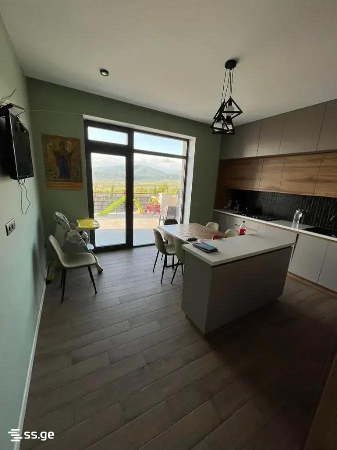 6 Room Private House For Sale view 3