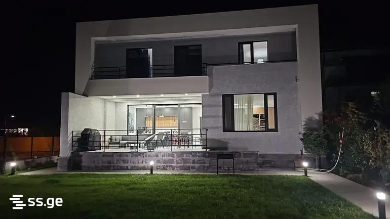 8 Room Private House For Sale view 10