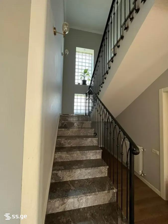 6 Room Private House For Sale view 5