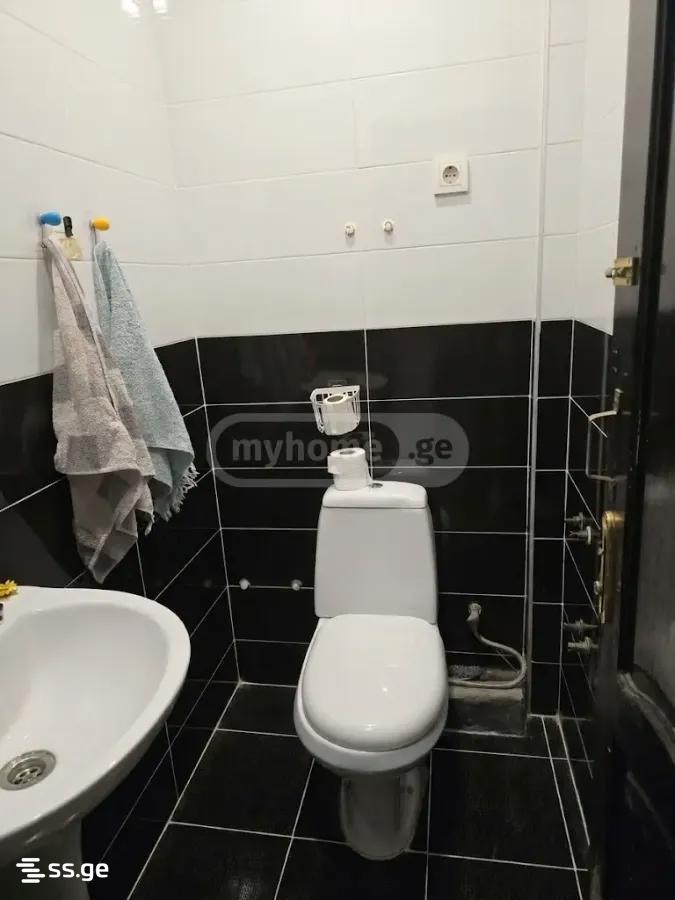 Продажа 4-комната Квартира view 3