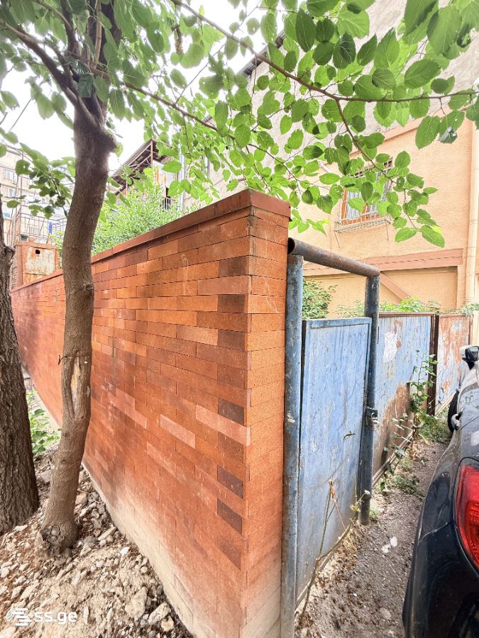5 Room Private House For Sale view 2