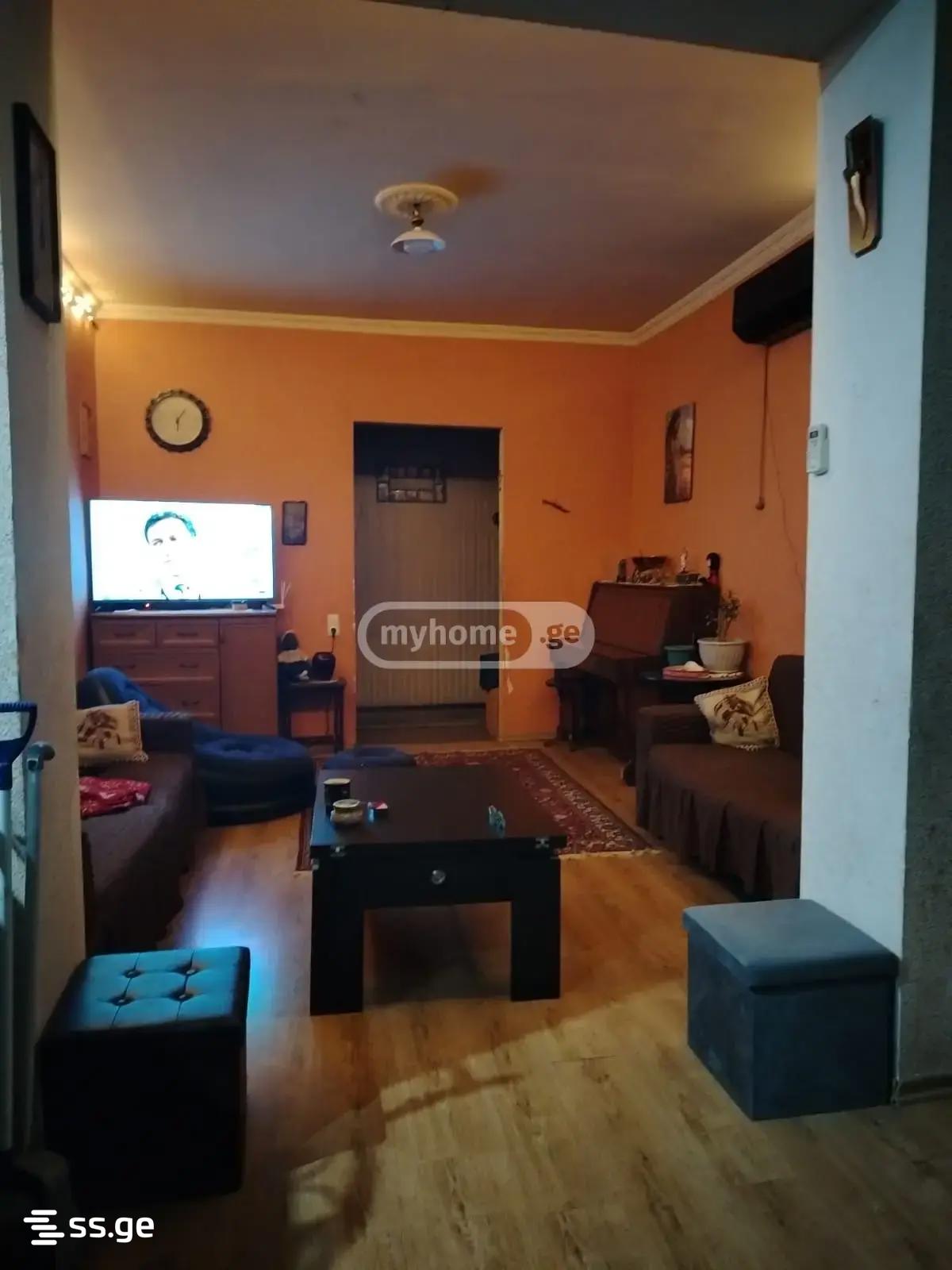 6 Room Flat For Sale view 1