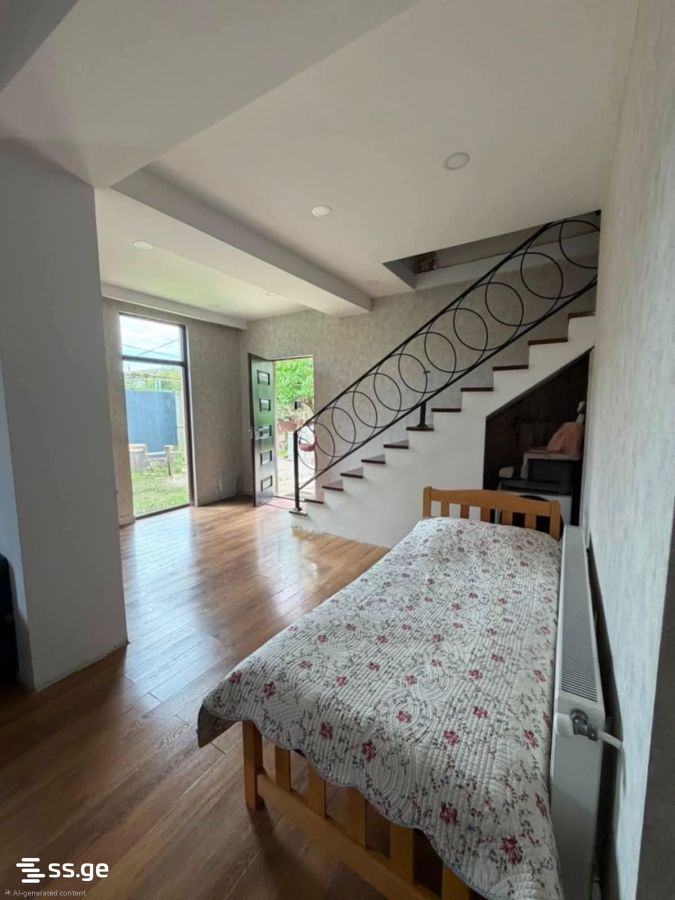 6 Room Private House For Sale view 1