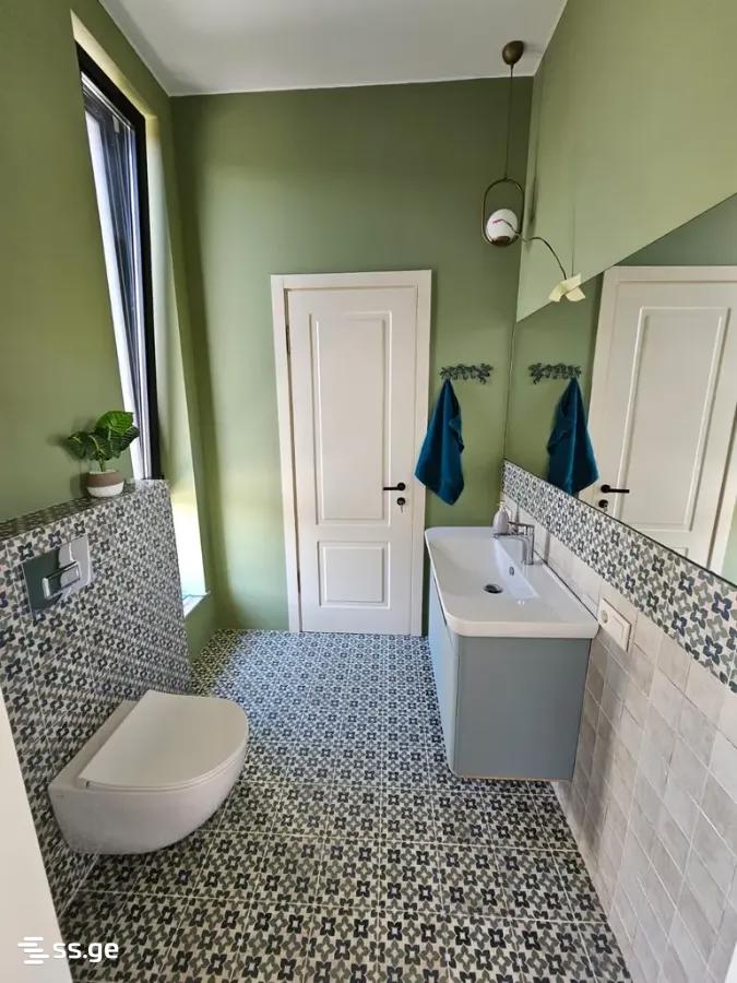 8 Room Private House For Sale view 3