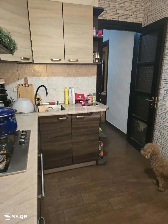 Продажа 4-комната Квартира view 2