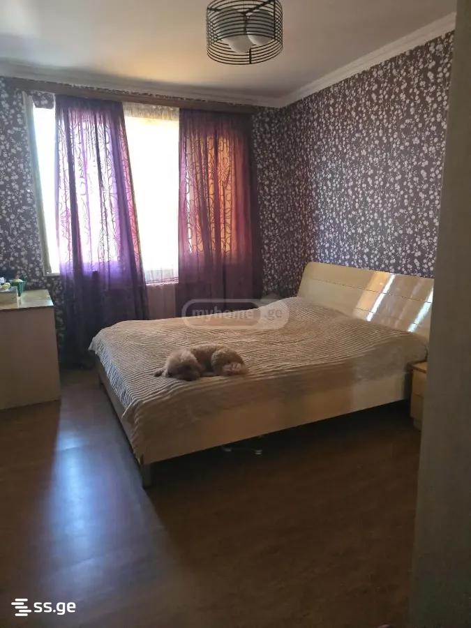 Продажа 4-комната Квартира view 1