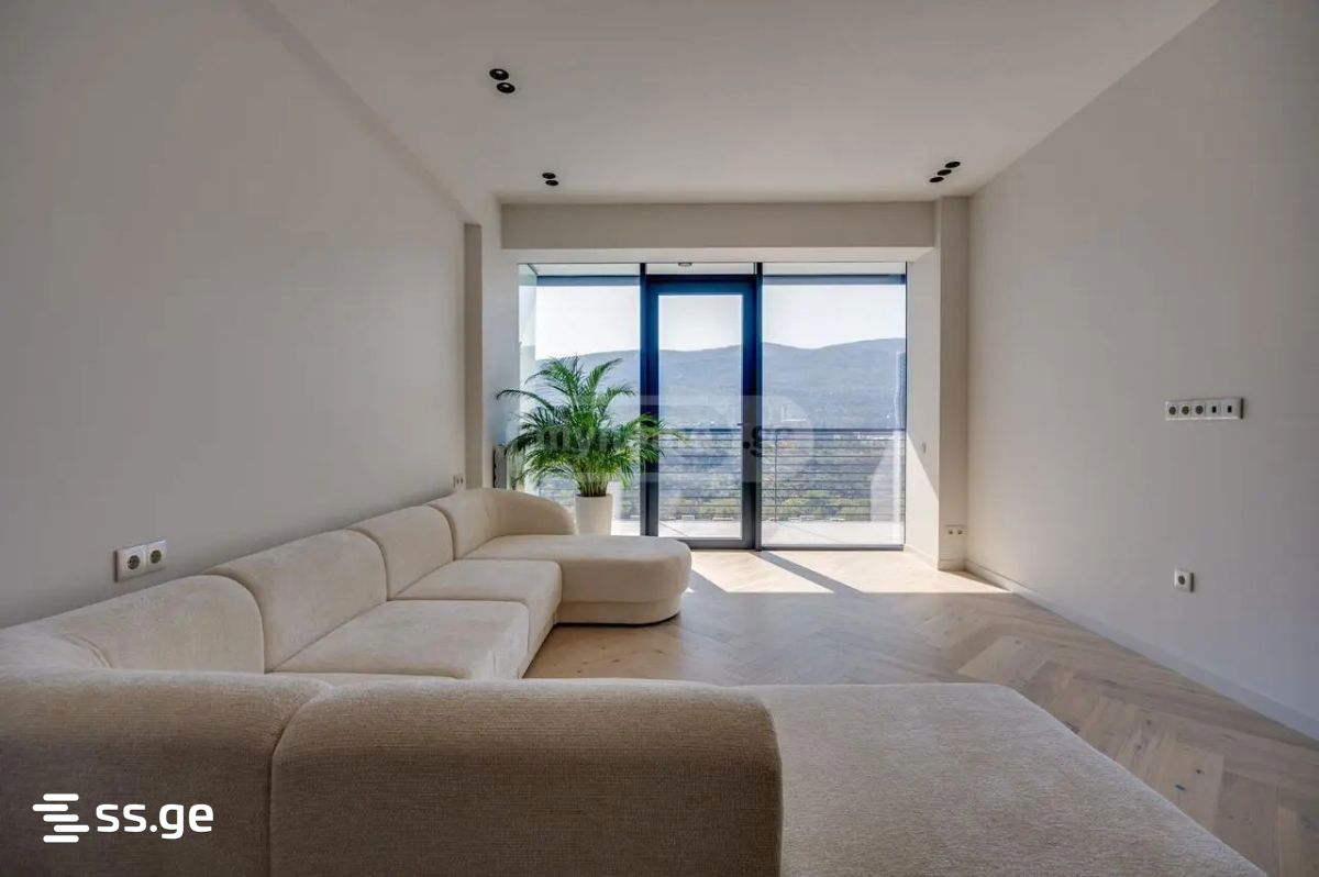 4 Room Flat For Sale view 2