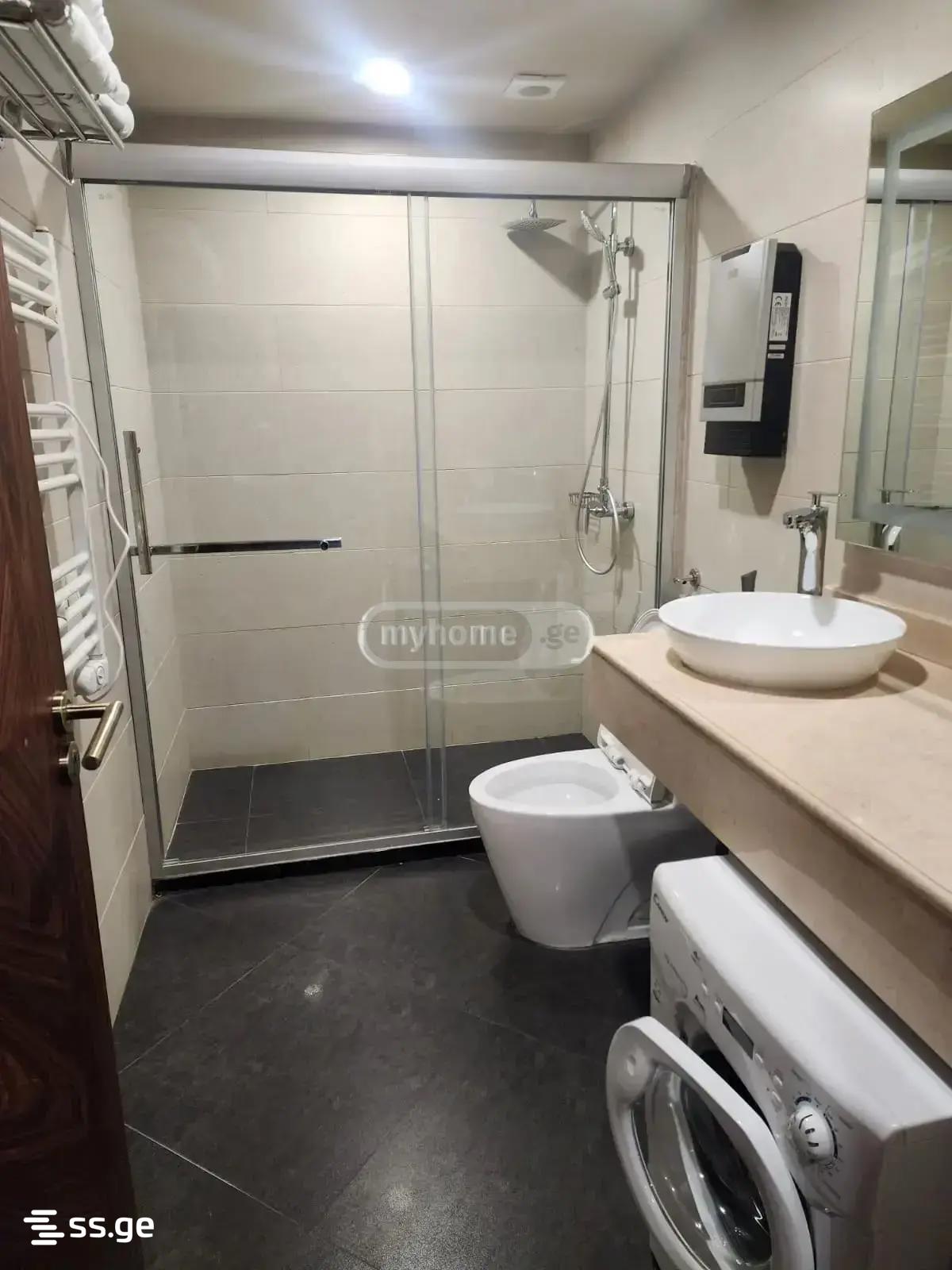1 Room Flat Daily Rent. Chaqvi view 8