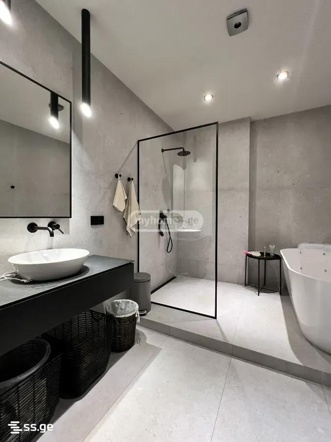 7 Room Private House For Sale view 12