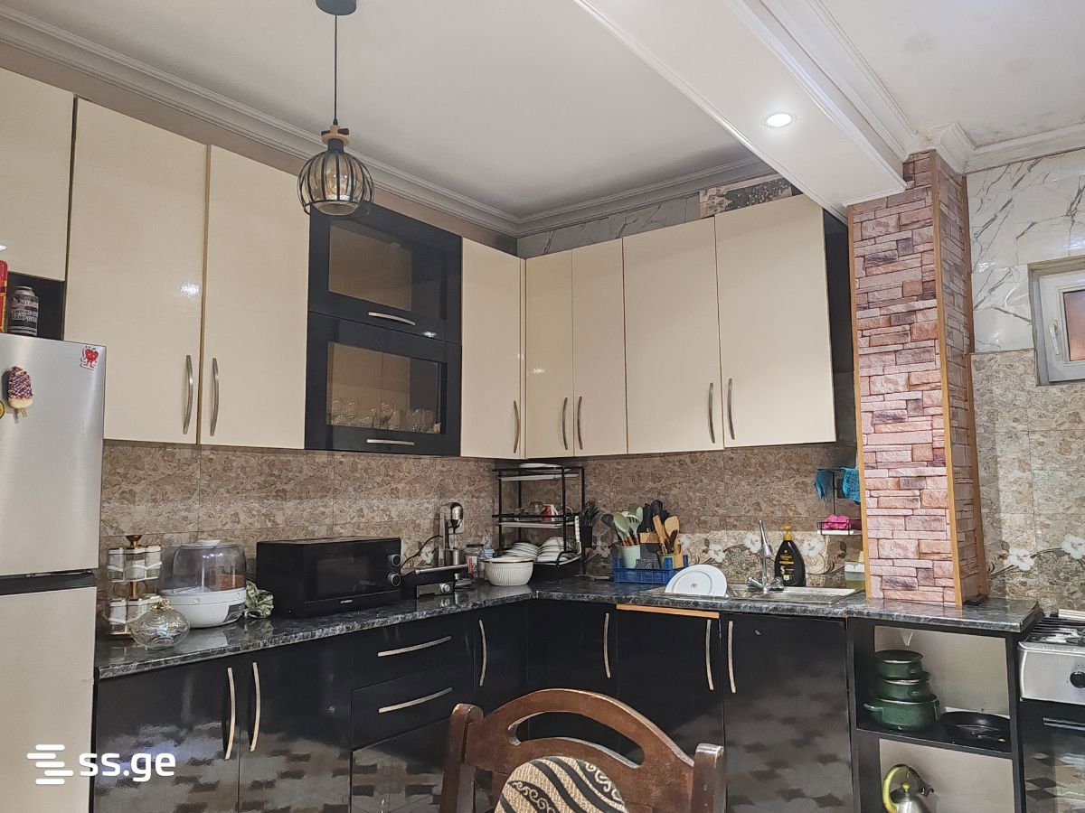 9 Room Private House For Sale view 11