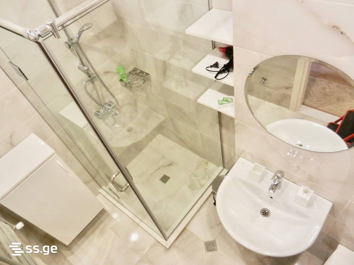 2 Room Flat For Rent. Makhindjauri view 5