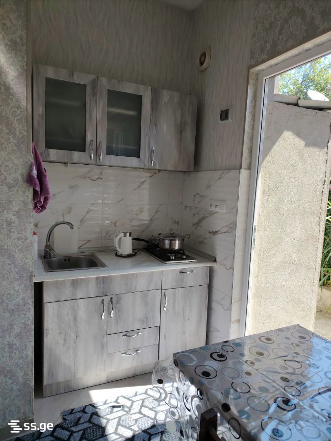 1 Room Private House For Rent. Isani view 1