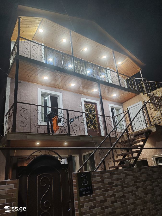 9 Room Private House For Sale view 1