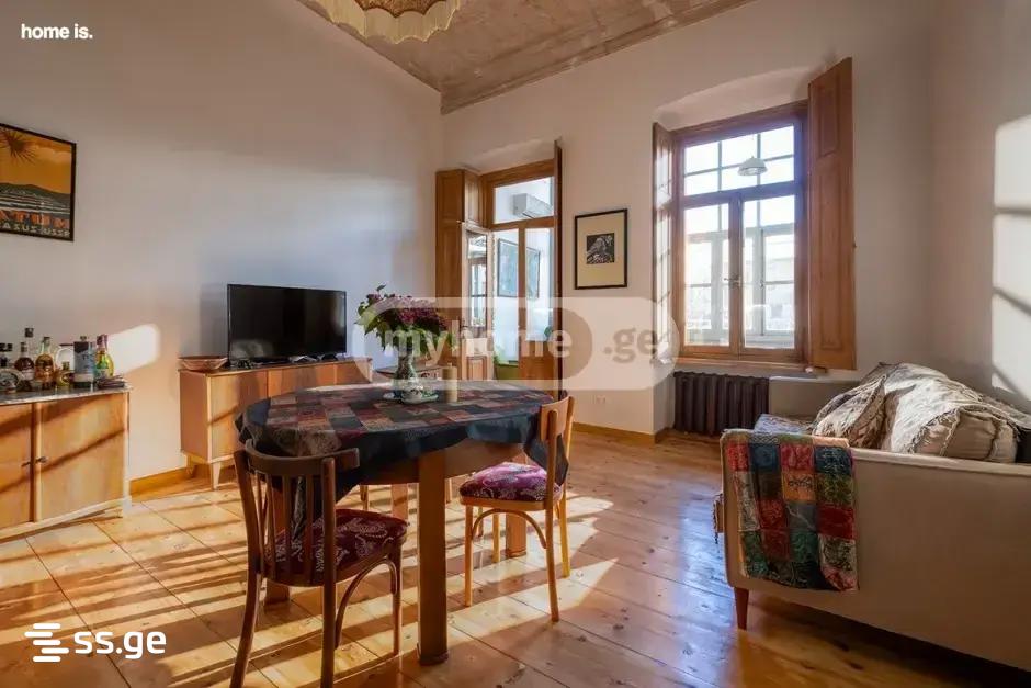 5 Room Flat For Rent. Sololaki view 3