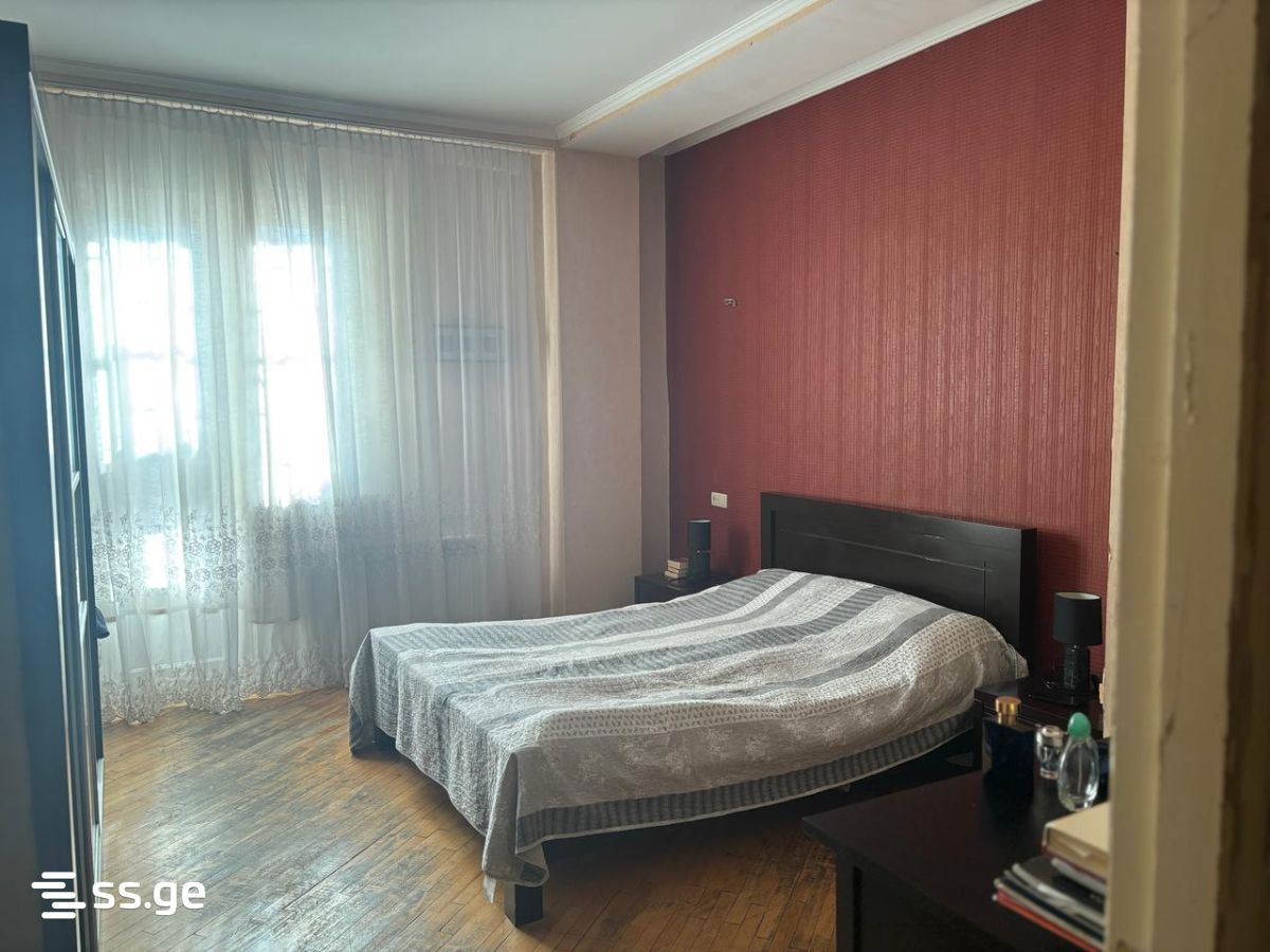 4 Room Flat For Sale view 2
