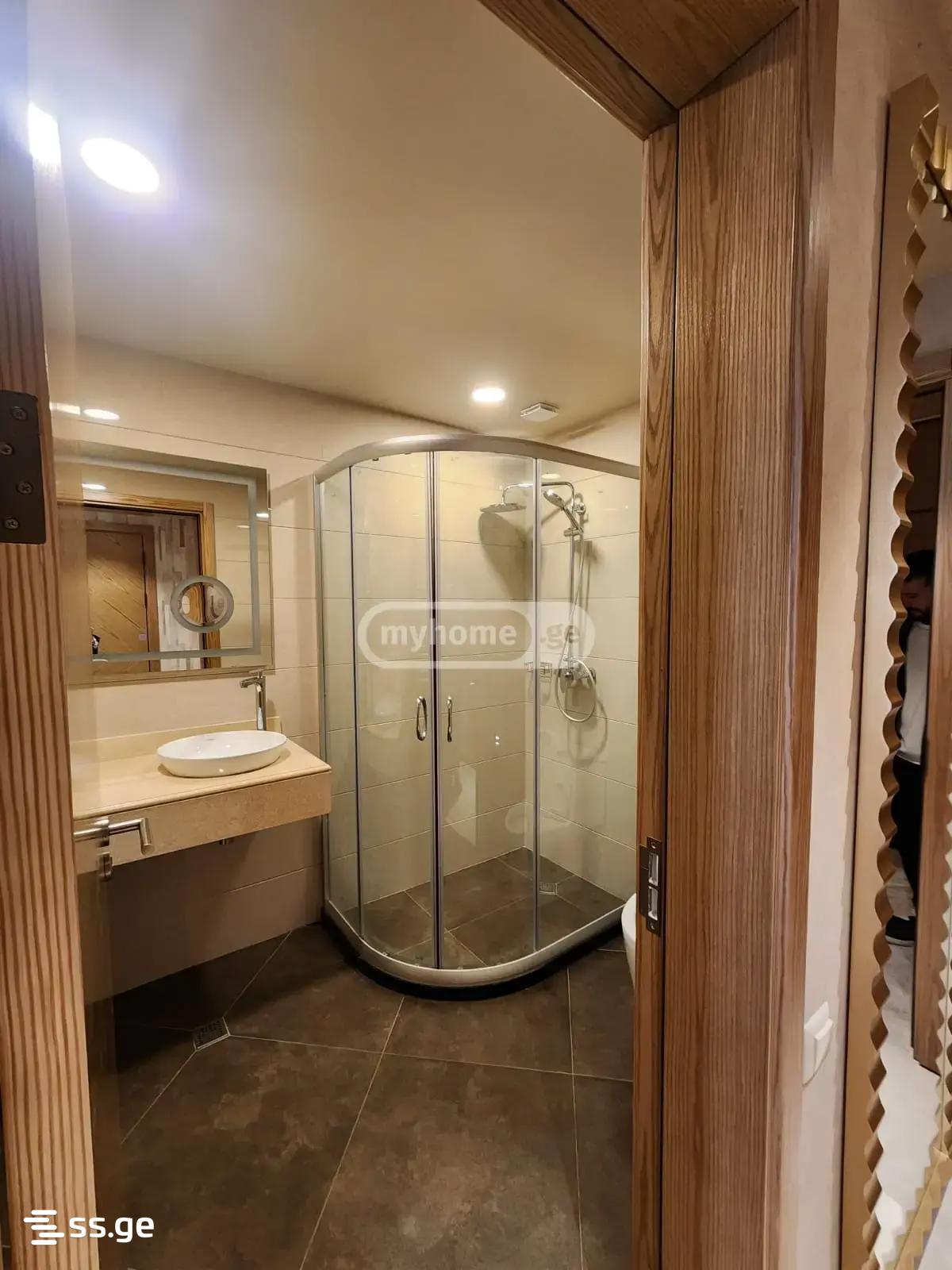 1 Room Flat Daily Rent. Chaqvi view 5